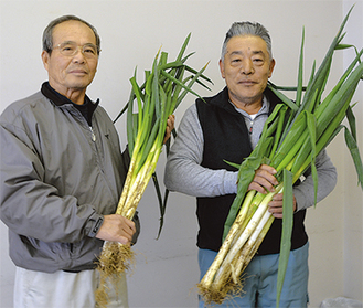 プロジェクトに協力する、生産者の黒部修次さん（左）と吉野伸司さん（右）