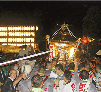 大祭のフィナーレを飾る「神輿宮入り神事」