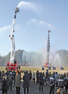 防災誓い一斉放水