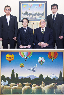 （写真上）泉谷さん（左から２人目）と飛翔会のメンバーら（下）寄贈した作品