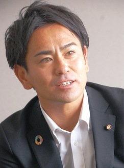 数田俊樹氏/1982年6月生まれ38歳。第55代平塚市議会議長。2011年の市議選で初当選し、現在3期目。前回19年の選挙では5,460票を獲得してトップ当選している。20年は平塚青年会議所の理事長を務めた。御殿在住。