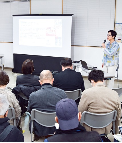 楓教授の講演の様子