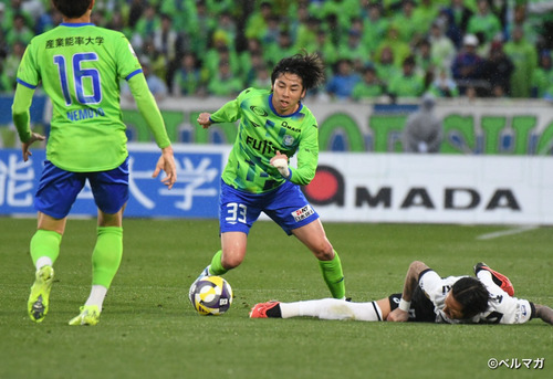 春到来とは言い難い寒さの影響か、試合開始から選手の出足は重かった。そんな中、後半開始から出場した高橋直也選手のハードワークがチームを支えた。更なる活躍を期待したい