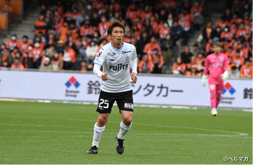 加入後、即スタメン出場を果たした奥埜博亮選手。自信を持ち、相手を見て考えたプレーをしたいとコメント