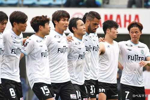 トータルスコアで勝ち上がりを決め、勝利のダンスを踊る湘南イレブンに笑顔はなかった。プライムステージの２試合を成長につなげ、タイトルを掴みとりたい