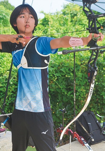 大会に向けて練習する渡邉さん