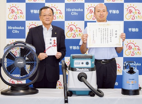 荻野組合長（右）と落合市長