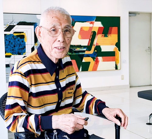 個展の会場で話す大貫さん