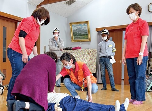 訓練を行う同隊＝提供写真