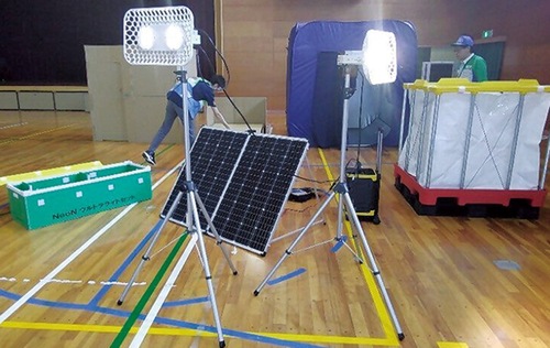 避難所運営の訓練をする様子（大磯町提供）