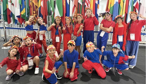 大阪・関西万博の閉幕パレードに参加した子どもたち（提供写真）
