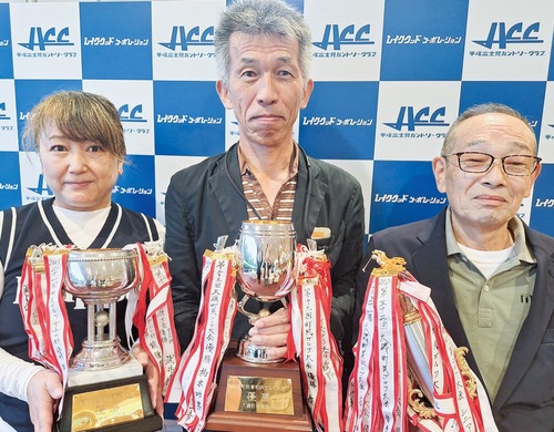 （左から）柳田素子さん、山本智弘さん、和田照雄さん