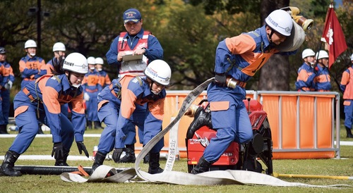 最優秀賞を受賞した第６分団の演技の様子