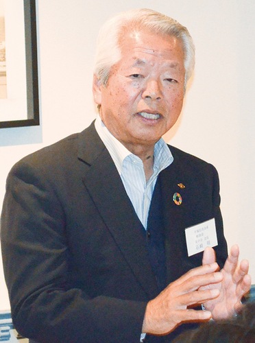 激励する石崎会長