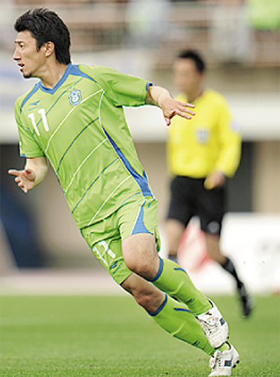 梅雨空に射した光