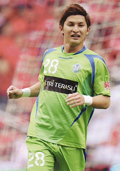 勝ち点２縮める