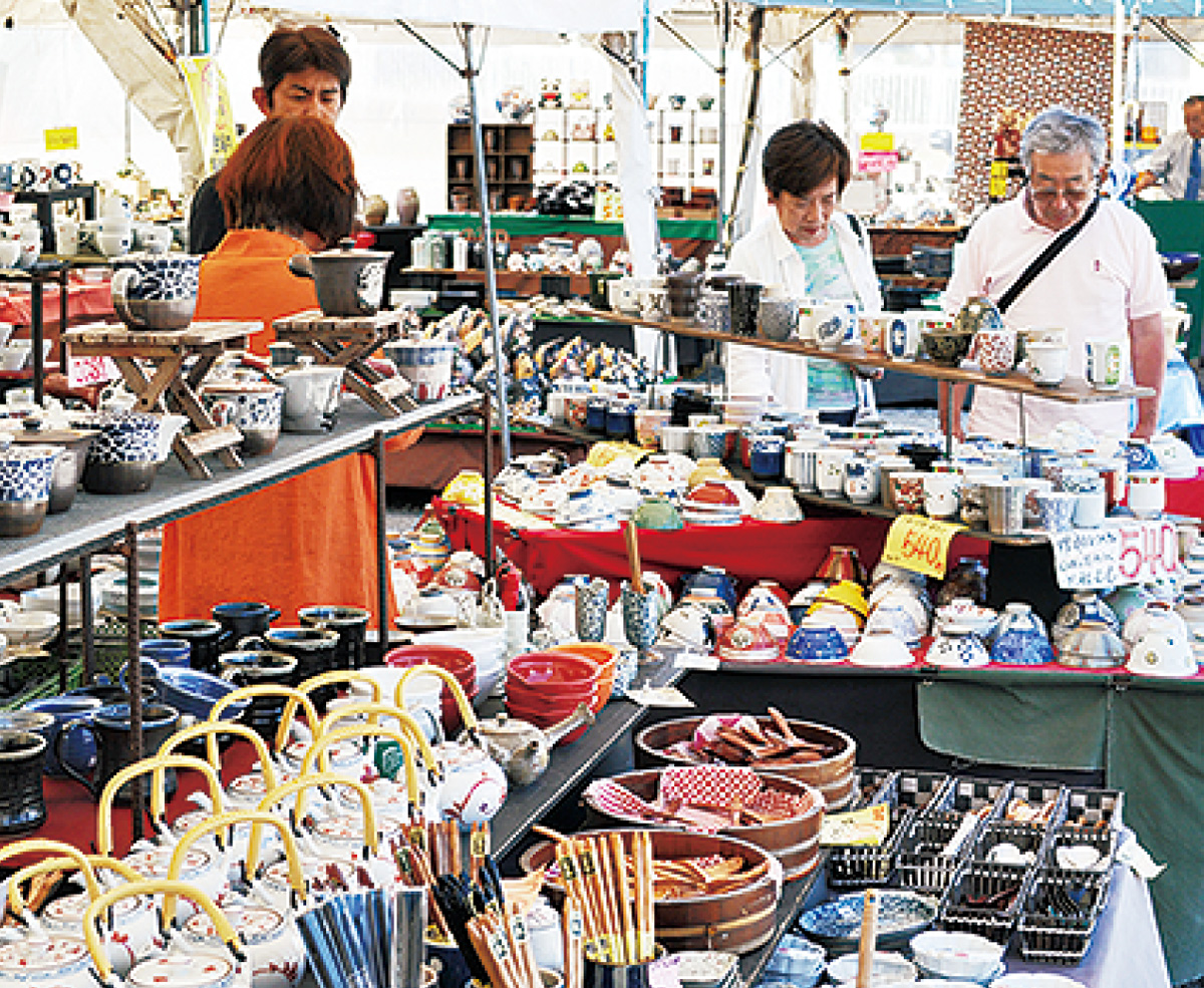 寒川神社で陶器市 有名産地品20万点 10日まで 平塚 タウンニュース
