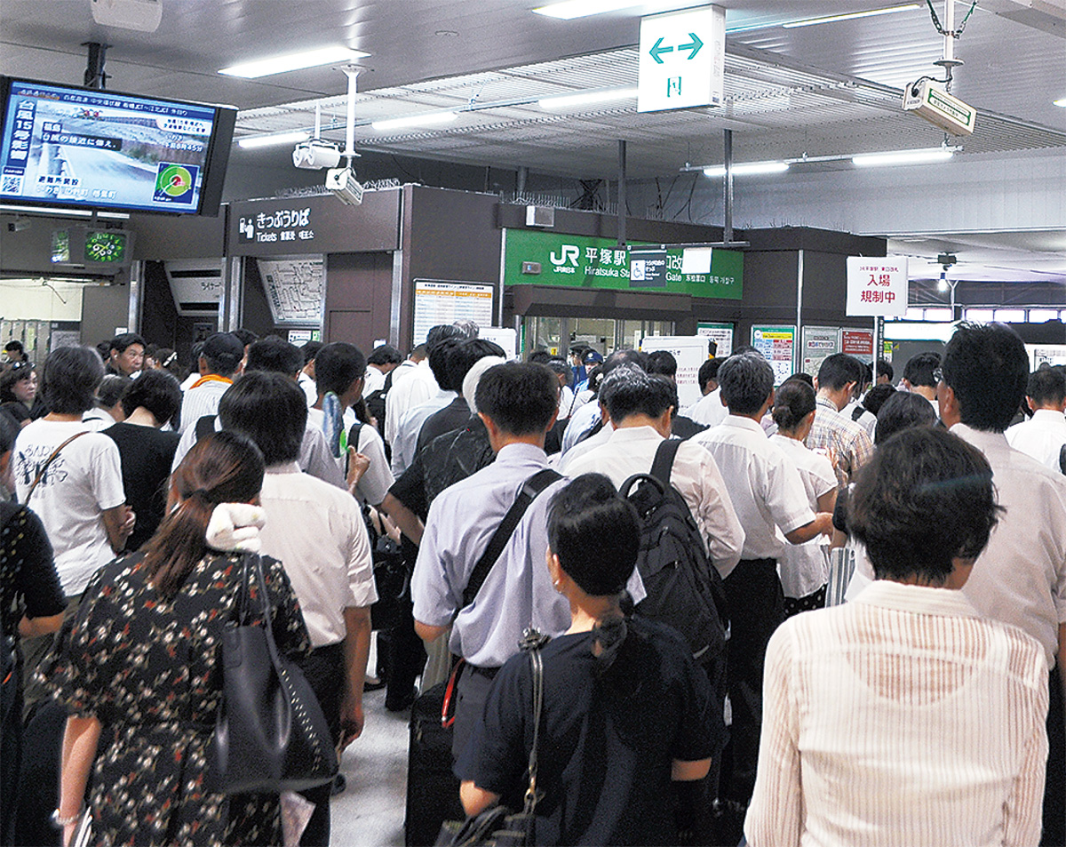 猛威の爪痕鉄道に打撃