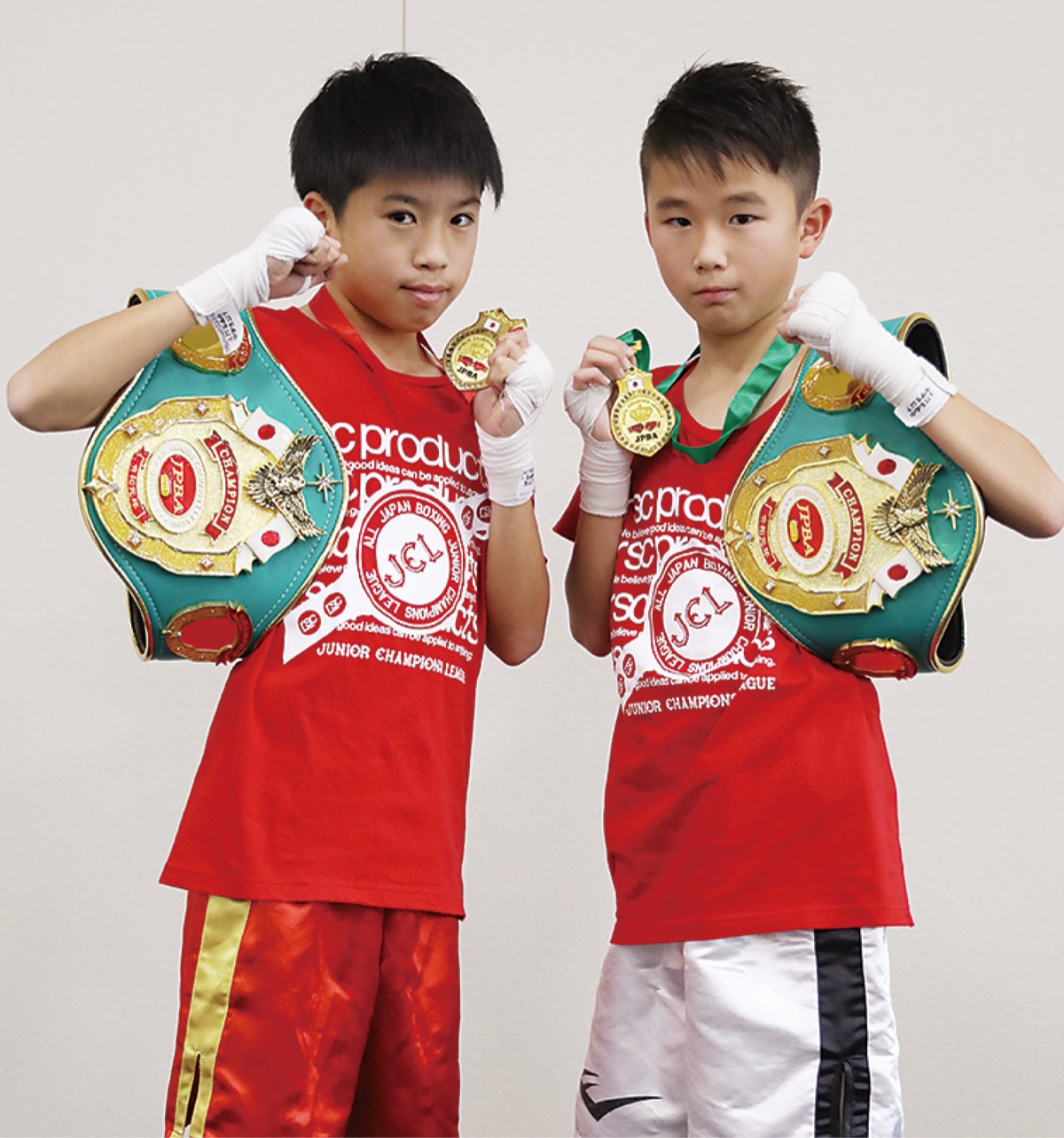 松村一喜選手（左）と吉井康介選手（右）