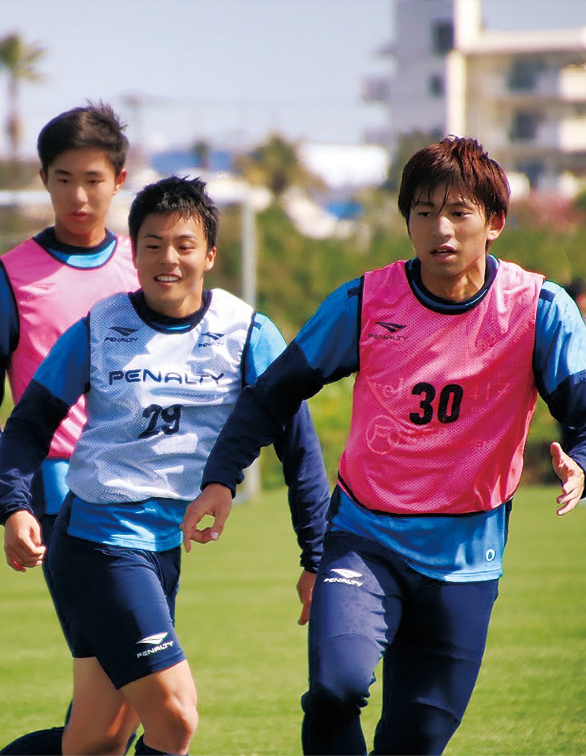 馬入でトレーニングに励む選手ら