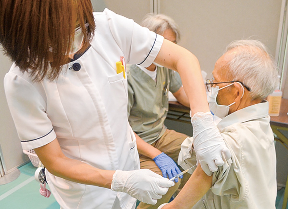 集団接種の様子