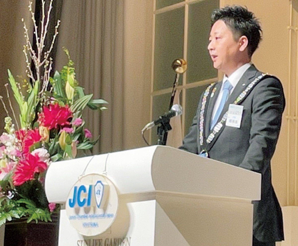 新年のあいさつをする花田理事長