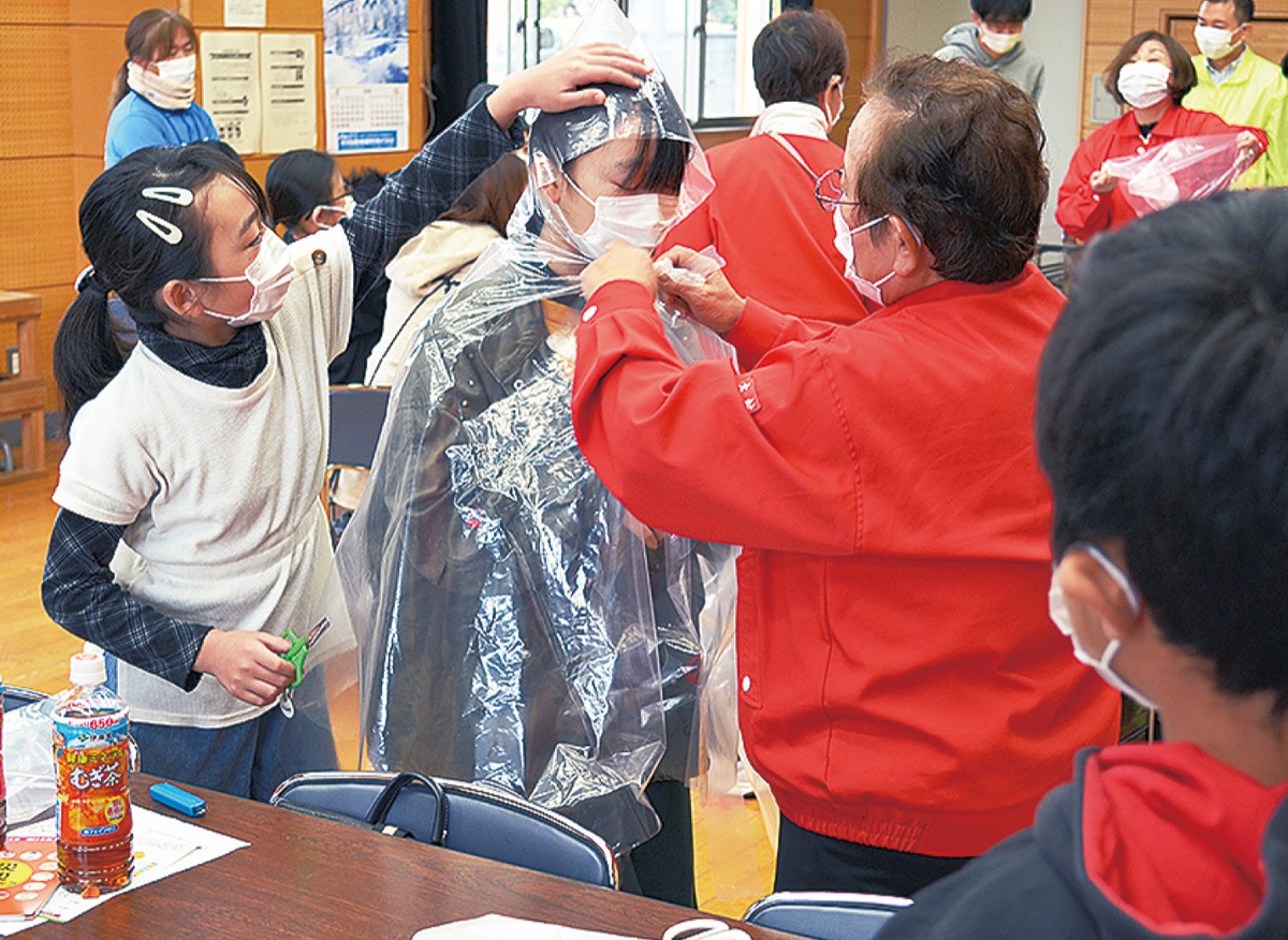 ポリ袋で簡易防護服を作成
