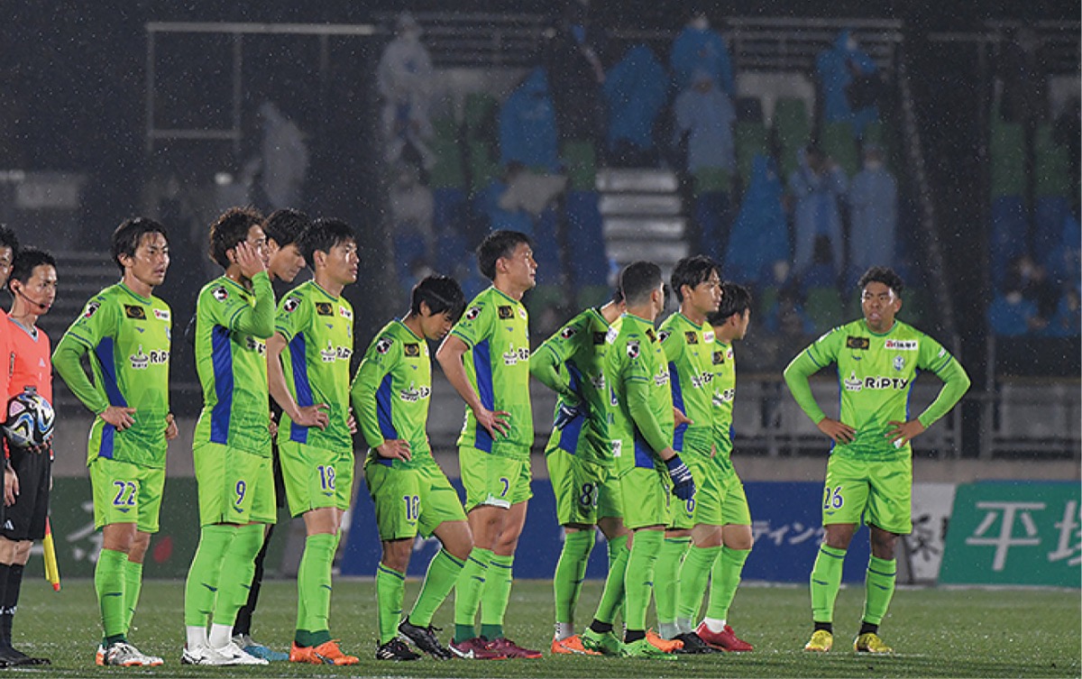 開幕2連勝はならず。引き分けに悔しさを滲ませる湘南ベルマーレイレブン（写真／浜地隆史）