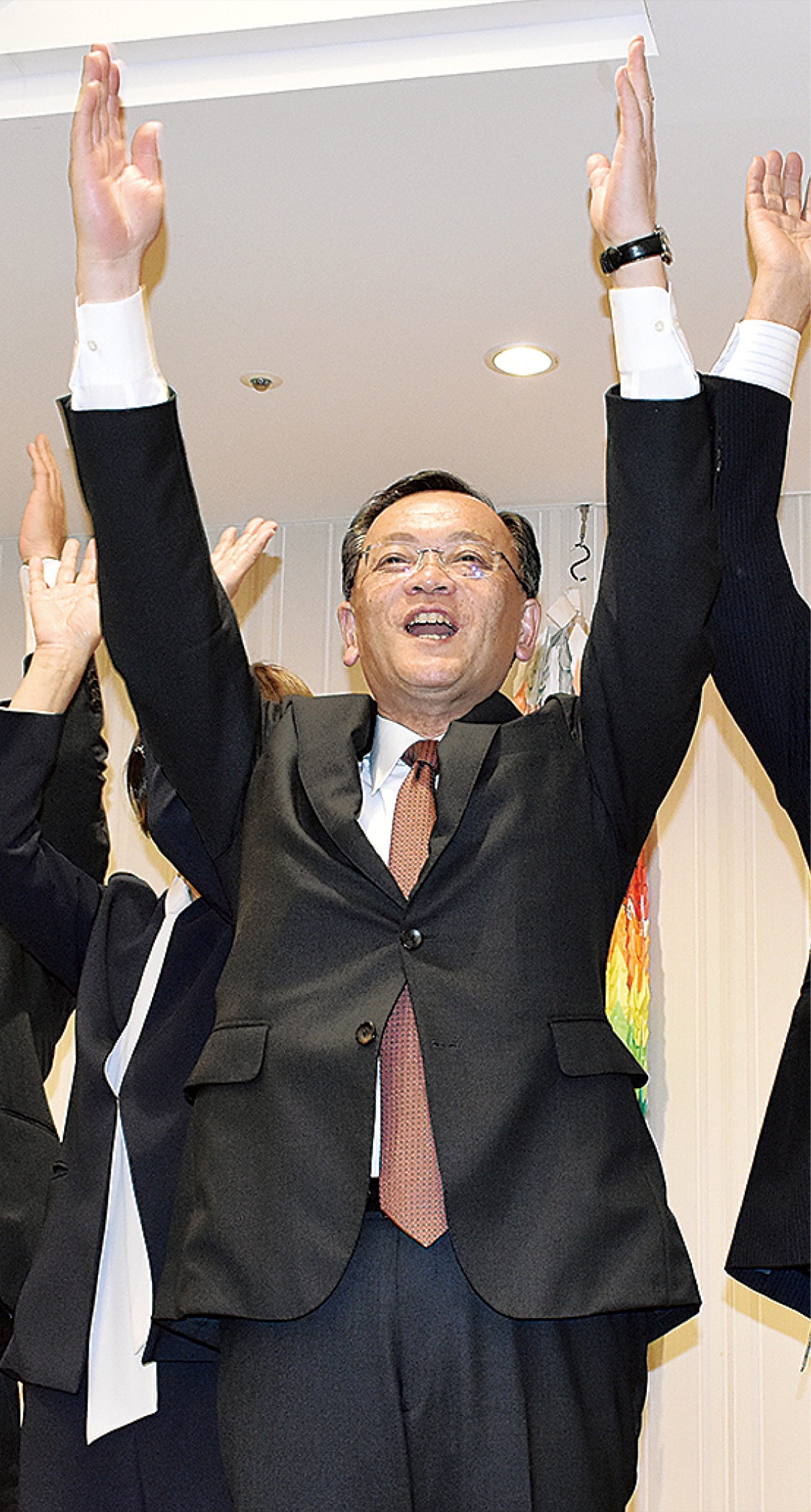 落合氏が４選果たす