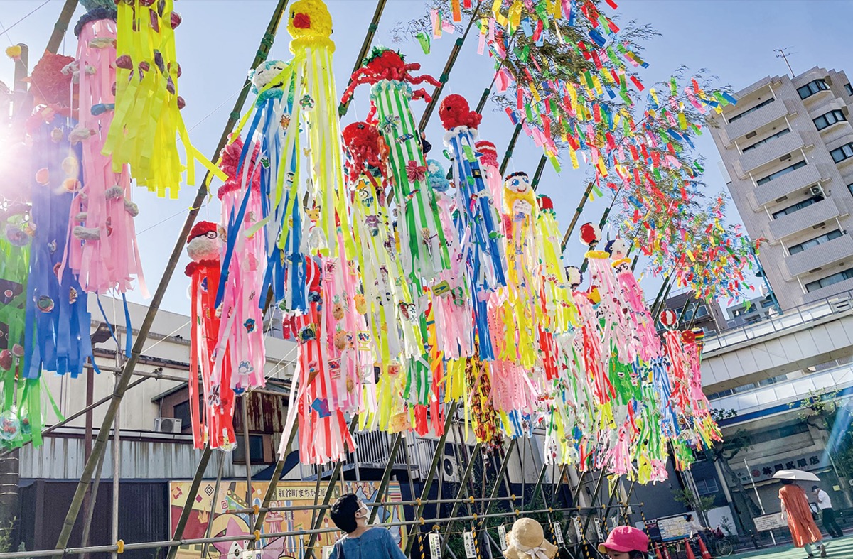 まちかど広場の子ども飾り
