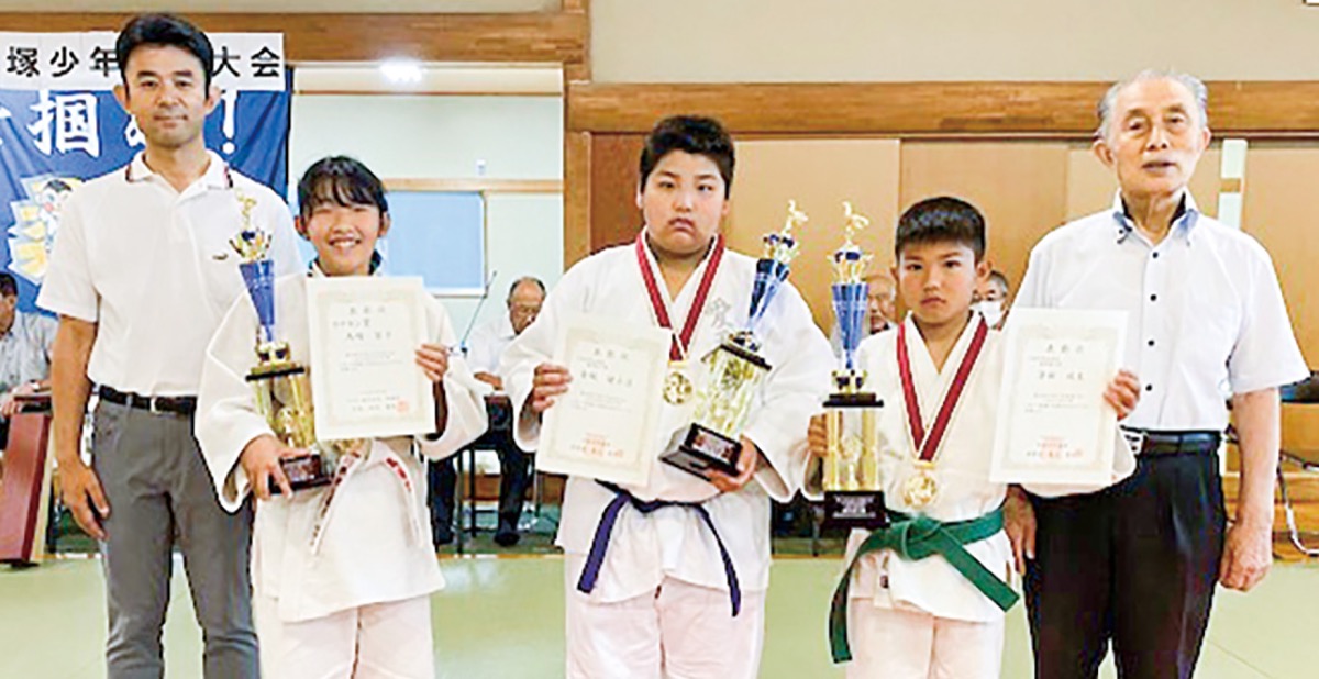 小中学生約200人が熱戦 平塚少年柔道大会 | 平塚・大磯・二宮・中井 