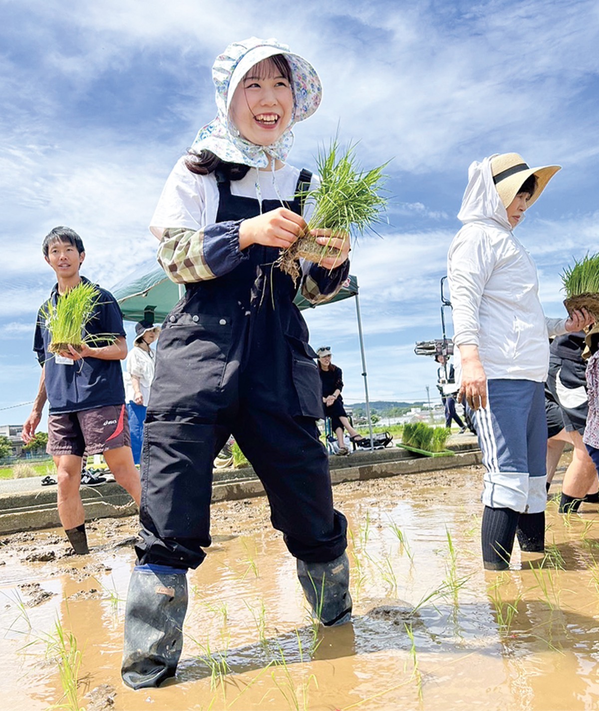 織り姫 田植えを体験