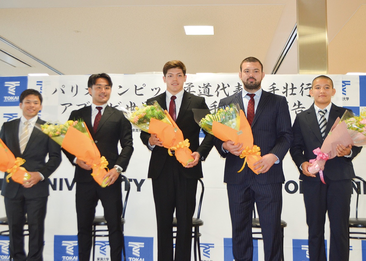 大会前の壮行会に出席する選手ら