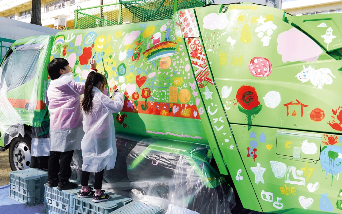 アートなゴミ収集車完成