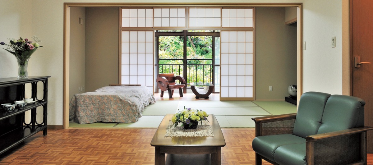 お元気な方や、介護を必要とする方がご利用できます