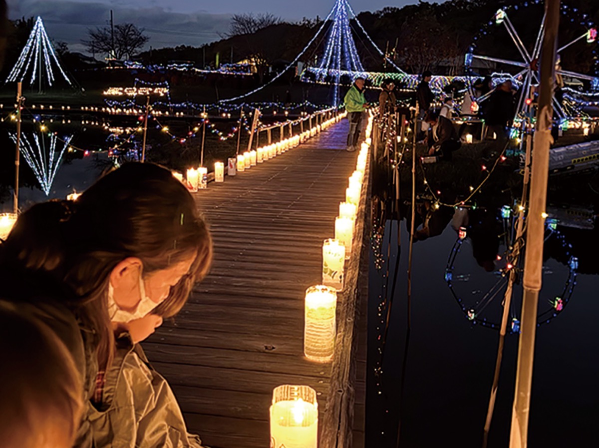 手作りランタン公園彩る
