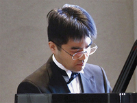 第３回ラフマニノフ国際ピアノコンクールで第１位を受賞した土田定克氏