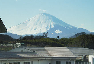 壮大な富士や江の島が一望できる