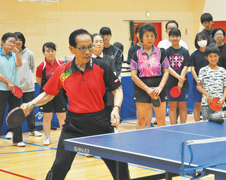北京五輪で日本代表監督を務めた近藤さんが卓球指導