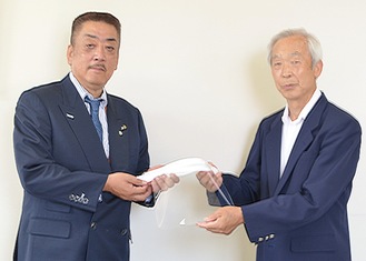 富田代表取締役（左）と伊勢田会長