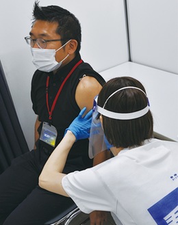 モデルナ社製のワクチンを接種