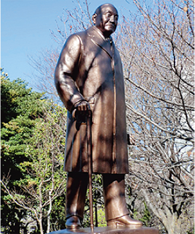 吉田茂像と北の丸公園