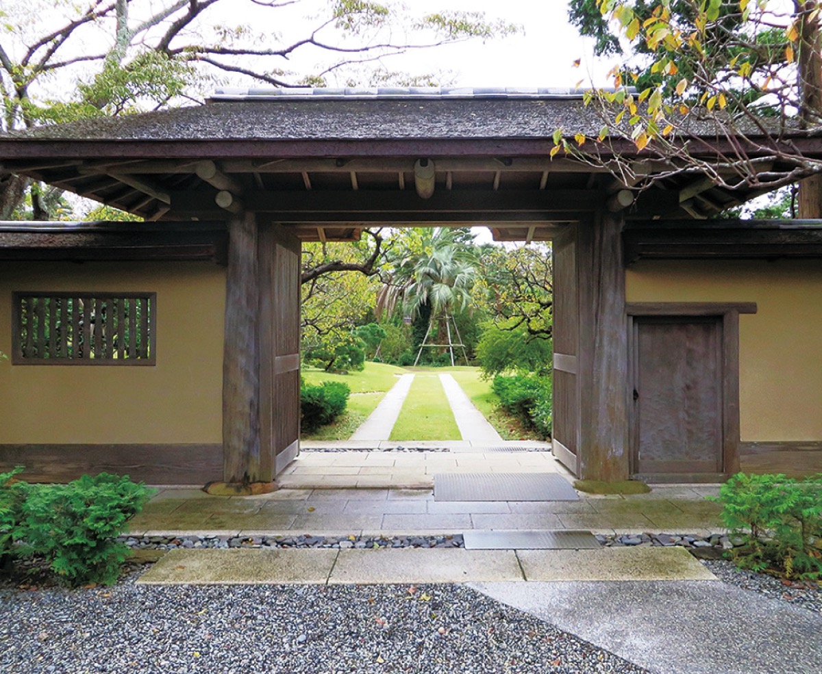 旧吉田茂邸の兜門