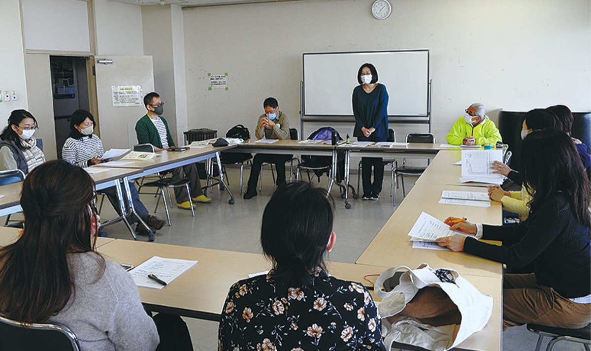 参加者に挨拶する阿部さん