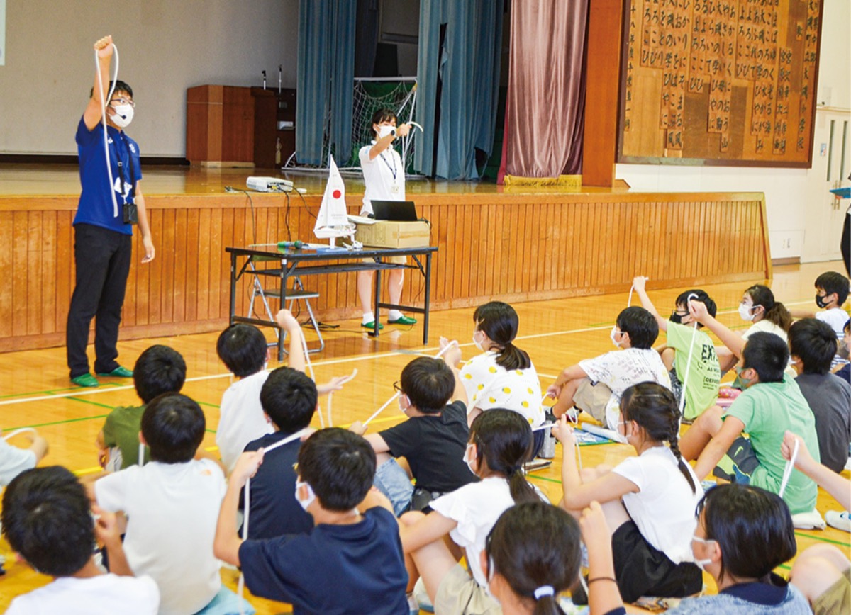 大磯小で開かれたセーリング授業