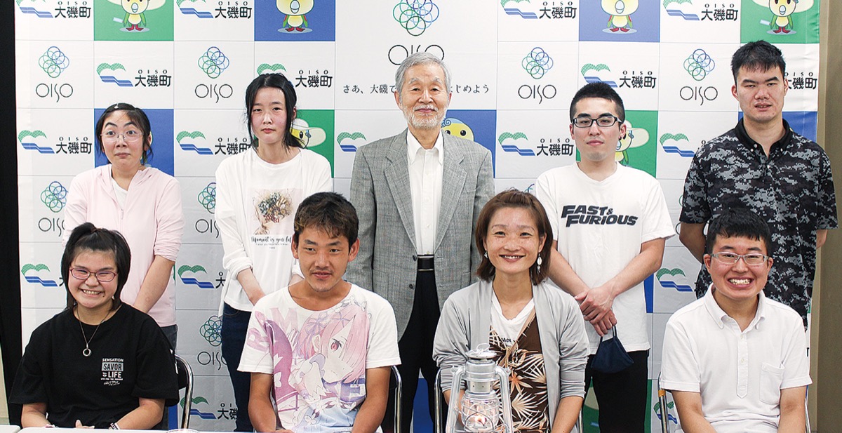 大磯町の採火式の参加者(同町提供)