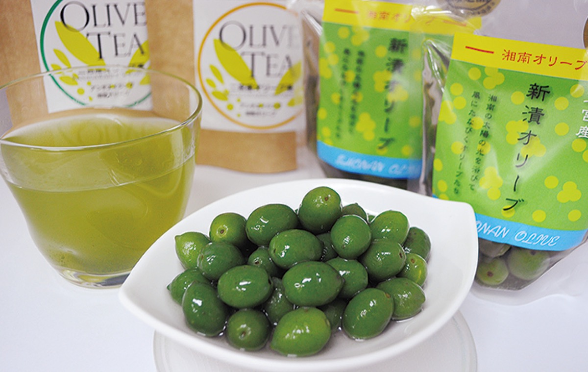 湘南オリーブの新漬とお茶