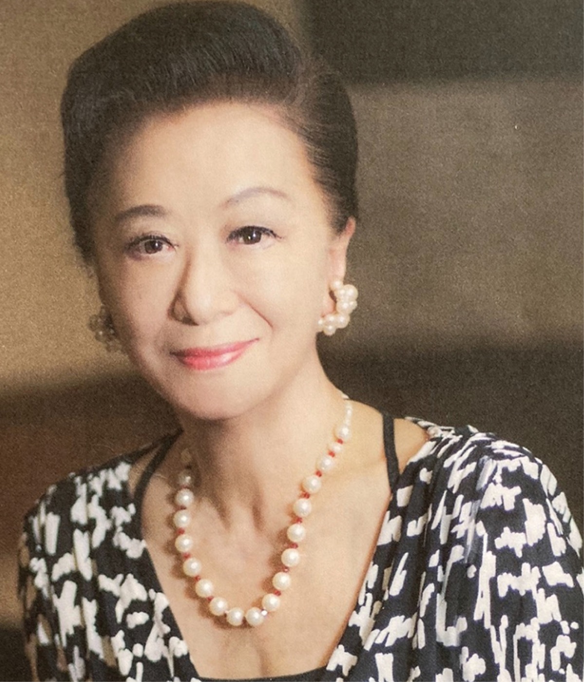 講演する俳優・小山明子さん