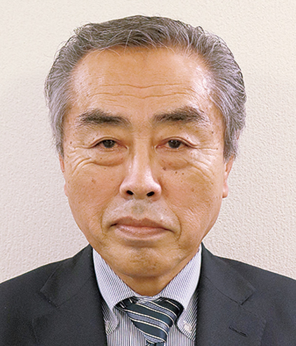 副町長に鈴木氏