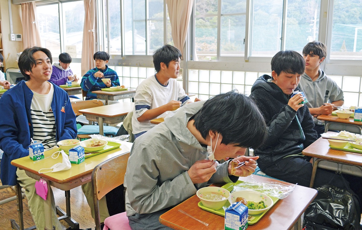 卒業前に給食の思い出を